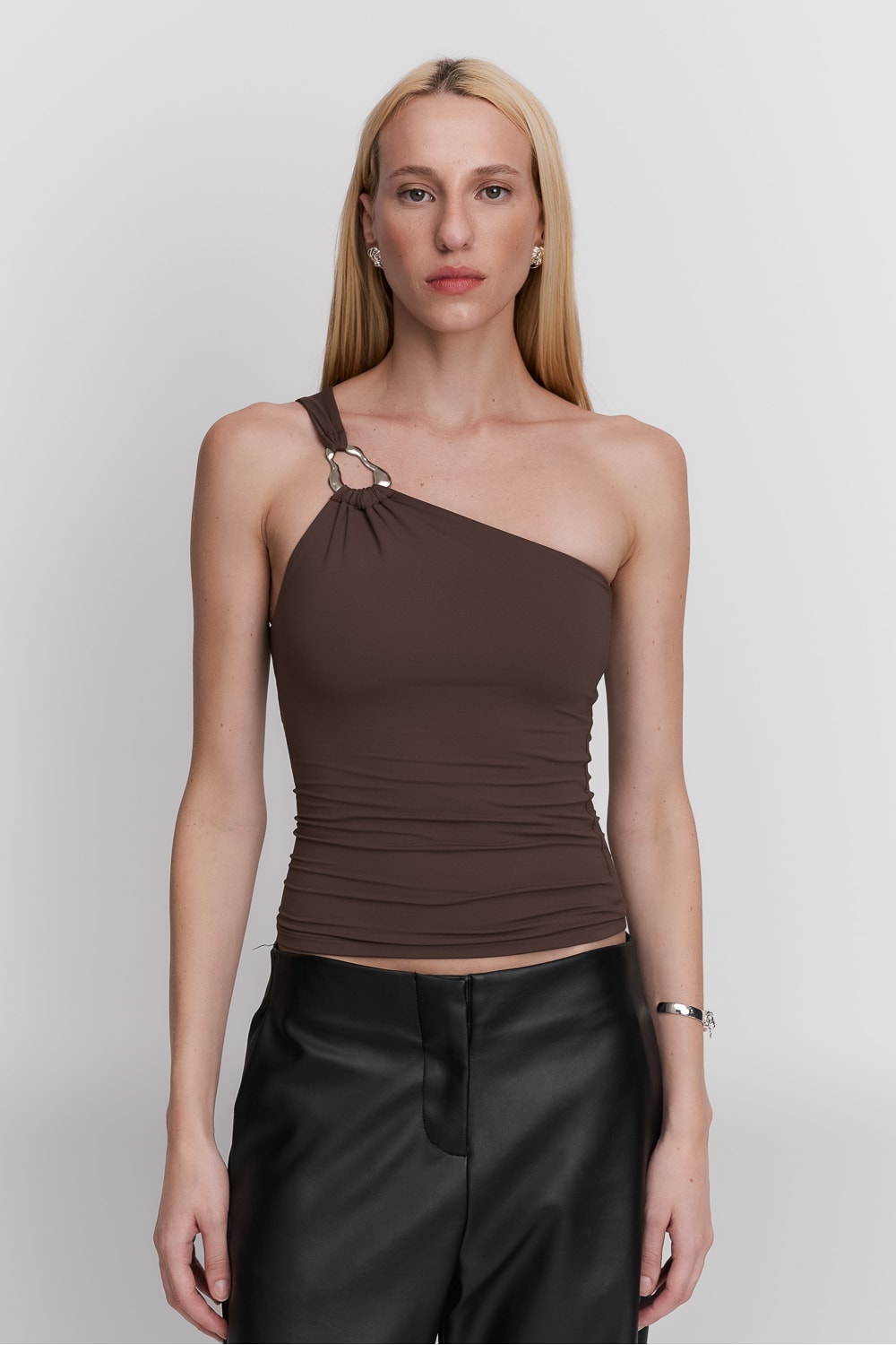 Segunda imagem do produto Blusa de Malha Ombro Só Galleria