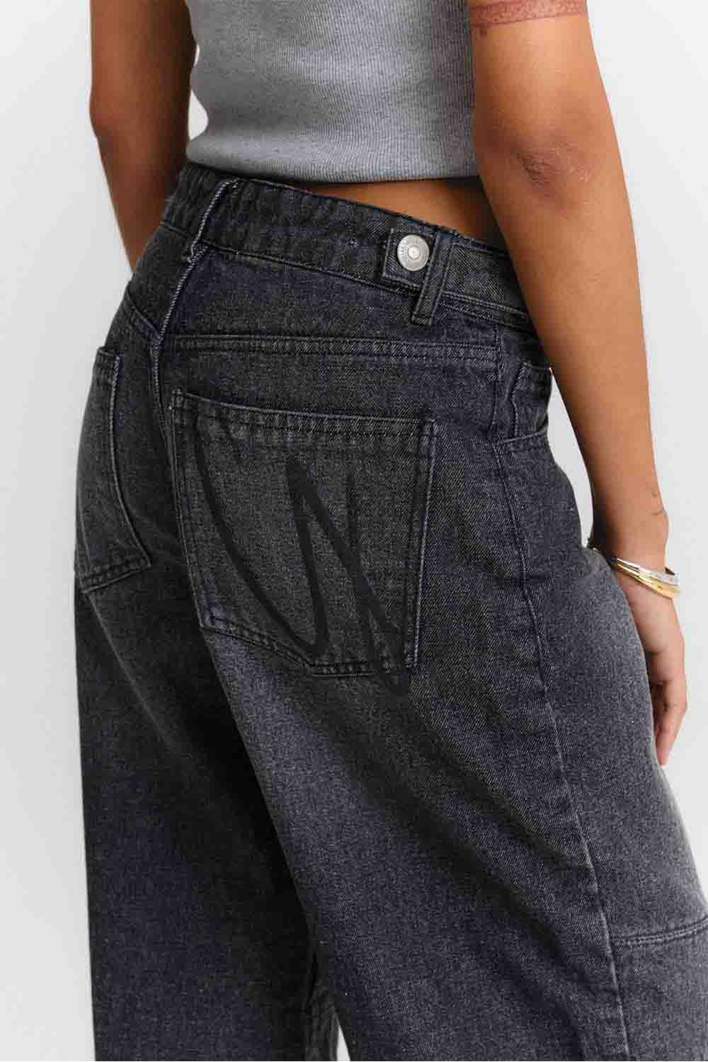 Segunda imagem do produto Calça Jeans Balloon Elettra