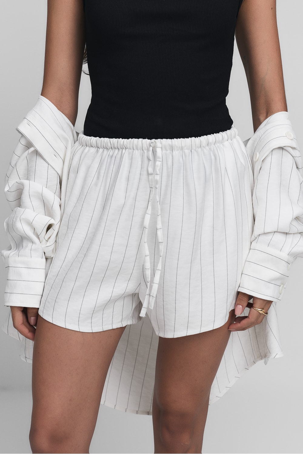 Shorts Listrado Bari