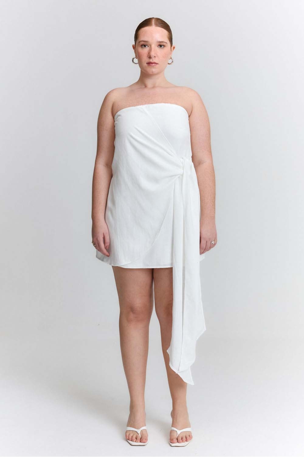 Segunda imagem do produto Vestido curto de linho Lilium