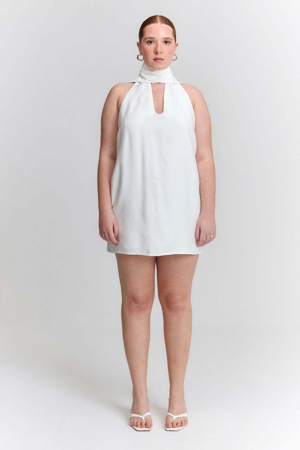 Segunda imagem do produto Vestido curto Livia